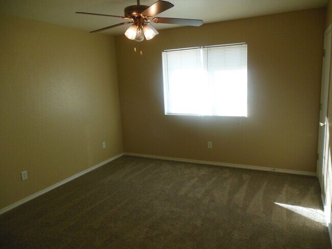 Foto del edificio - 4402 Jeff Scott Dr