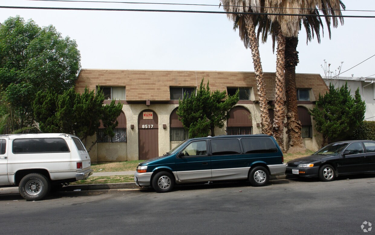 Building Photo - 8517 Cedros Ave