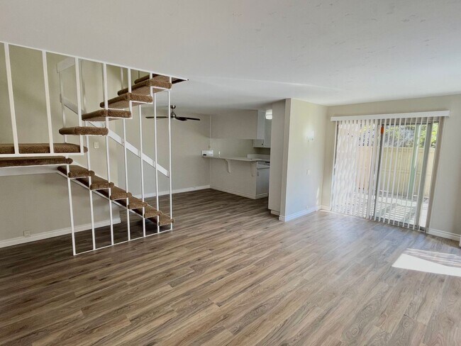 Foto del edificio - Upgraded 3 Bed 1.5 Bath Condo in Mira Mesa