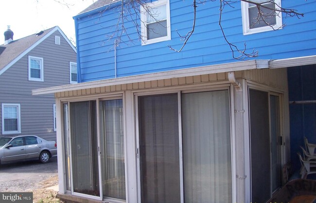 Building Photo - 128 Francis Ave