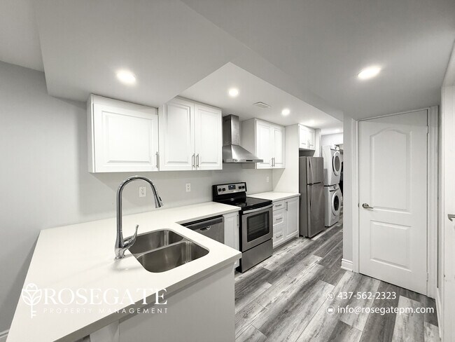 Photo du bâtiment - All-Inclusive 2-Bedroom Unit with Parking in Brampton (Utilities Included)