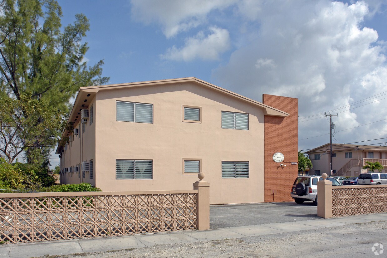 Building Photo - Noela Apartments