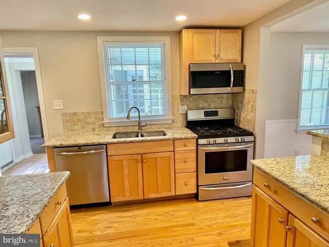 Foto del edificio - 705 Pomona Ave