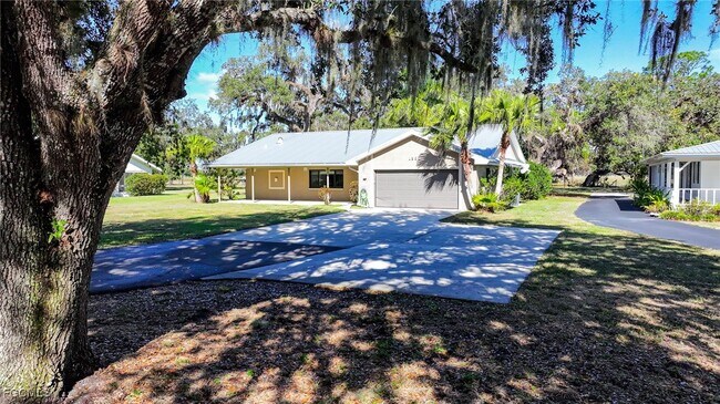 Foto del edificio - 1250 Riverbend Dr