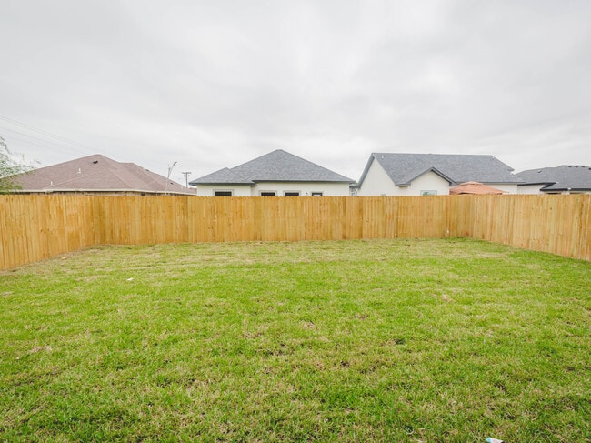 Building Photo - 477 Arboleda Ln