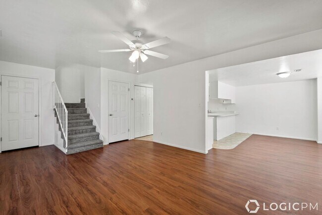 Building Photo - Stunning Row-End Townhome In Great Location!