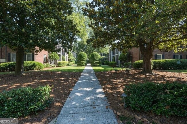 Building Photo - 55 Delmont Dr NE