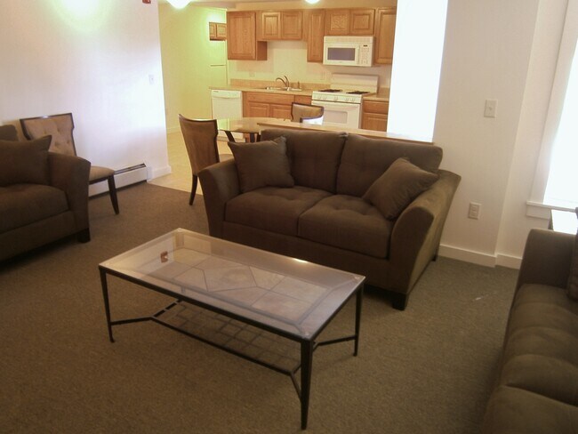 Foto del edificio - 102 Highland Pl