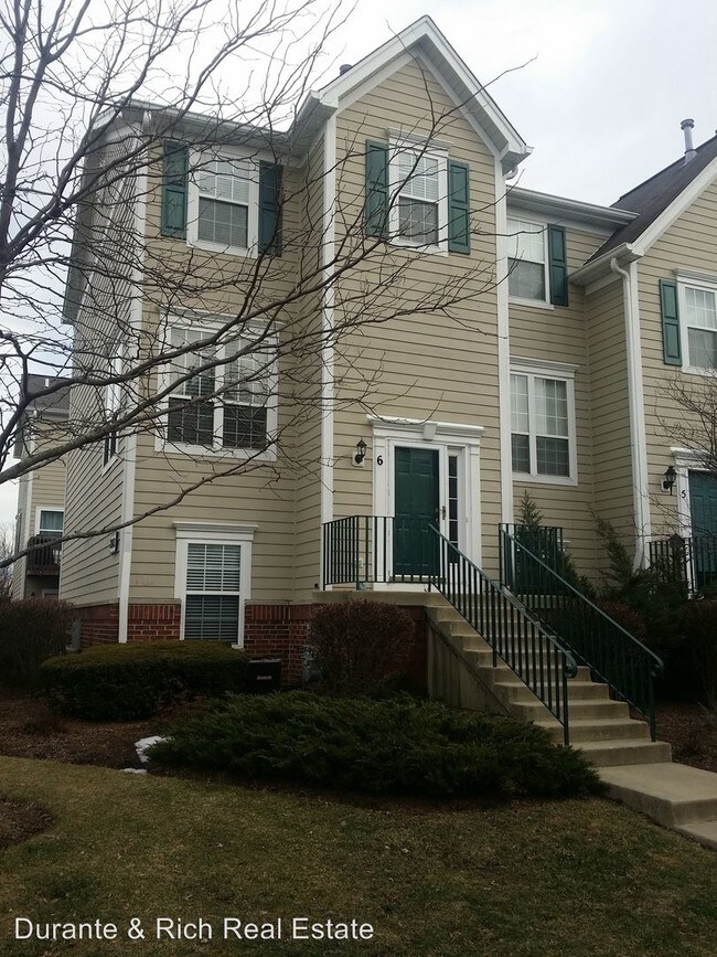 Building Photo - 2 br, 2.5 bath House - 2411 Courtyard Cir #6
