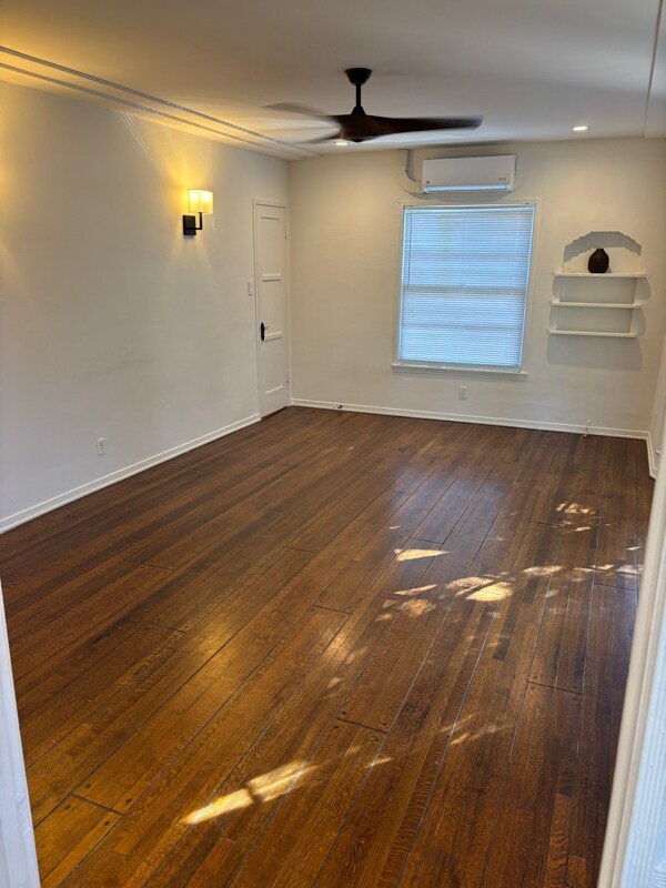 Foto del edificio - 458 1/2 N Orange Grove Ave