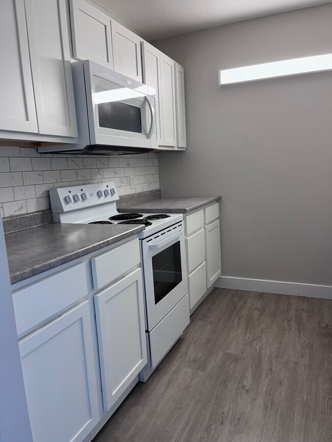 Photo du bâtiment - WELCOME TO THE SEACOAST TOWER - ONE BEDROOM APARTMENT AVAILABLE