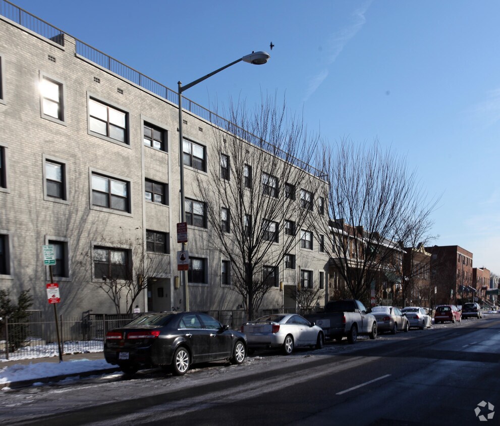 Foto del edificio - 1524 Independence Ave SE
