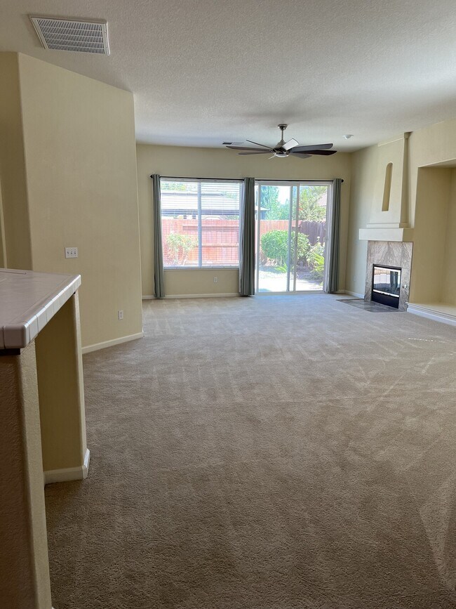 386 Noni Ave, Escalon, CA 95320 House Rental in Escalon, CA