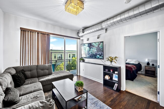 Building Photo - 1441 Central St