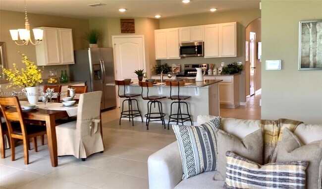 Building Photo - 368 Tanglewood Dr