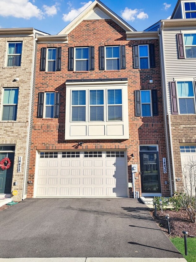 Primary Photo - Short Term Lease-Gorgeous 3-Level Townhome...