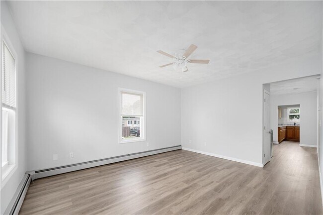 Foto del edificio - 117 Englewood Ave