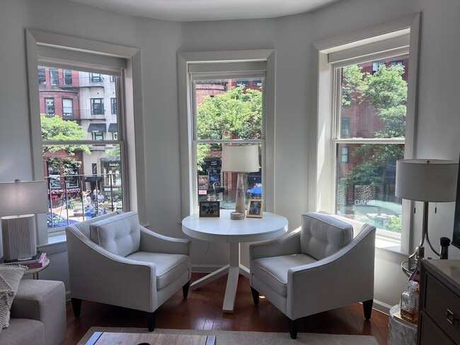 Building Photo - 177 Newbury St