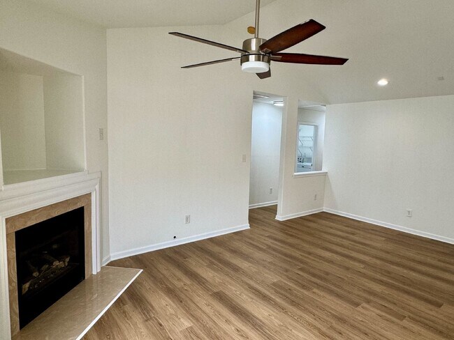 Building Photo - Fresh and Clean, Very Cute Home for Rent n...