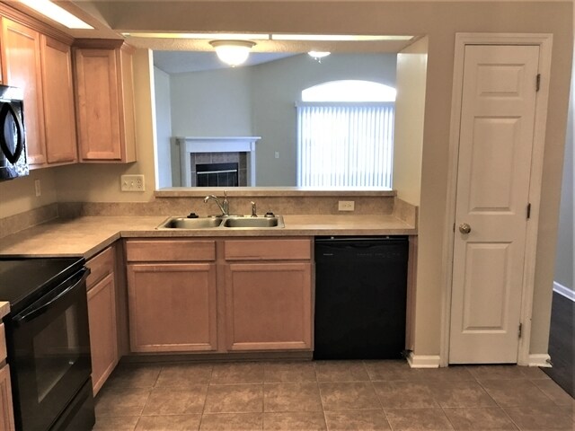 Foto del edificio - 6101 Morse Glen Ct