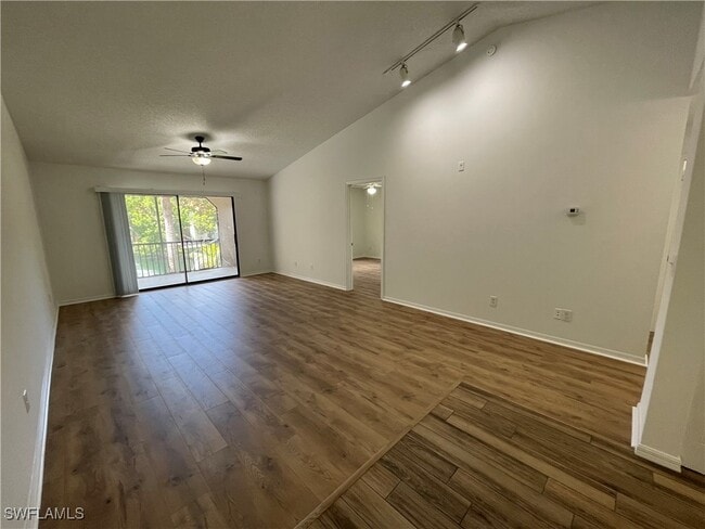 Foto del edificio - 2190 Arbour Walk Cir