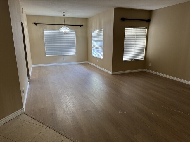 Foto del edificio - 14269 Dalhousie Rd