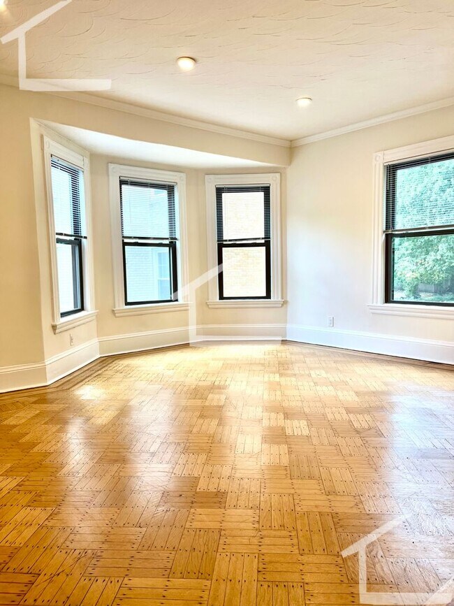Building Photo - Amazing Allston 3 Bed 1 Bath Laundry in unit
