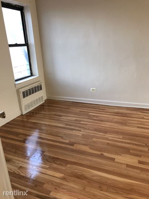 Building Photo - 100 E 92nd St