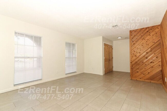 Building Photo - 858 Bishop Dr