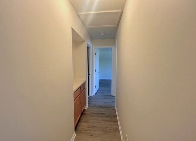 Foto del edificio - 960 N Lakeside Dr