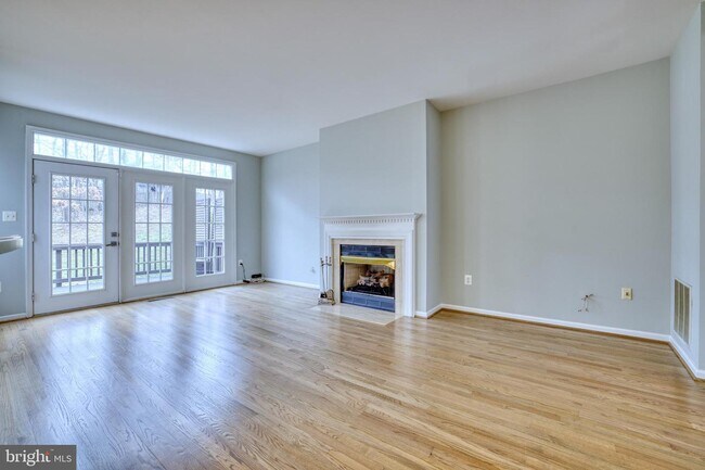 Foto del edificio - 5742 Governors Pond Cir