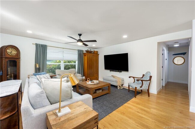 Foto del edificio - 533 SE Ocean Spray Terrace