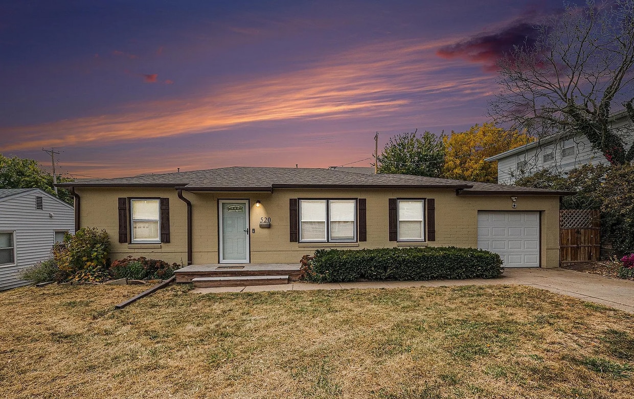 Photo - 520 S 70th St (Omaha, NE)