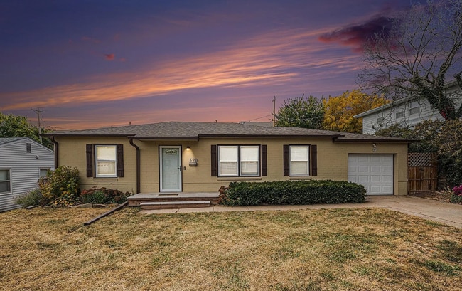 Photo - 520 S 70th St House