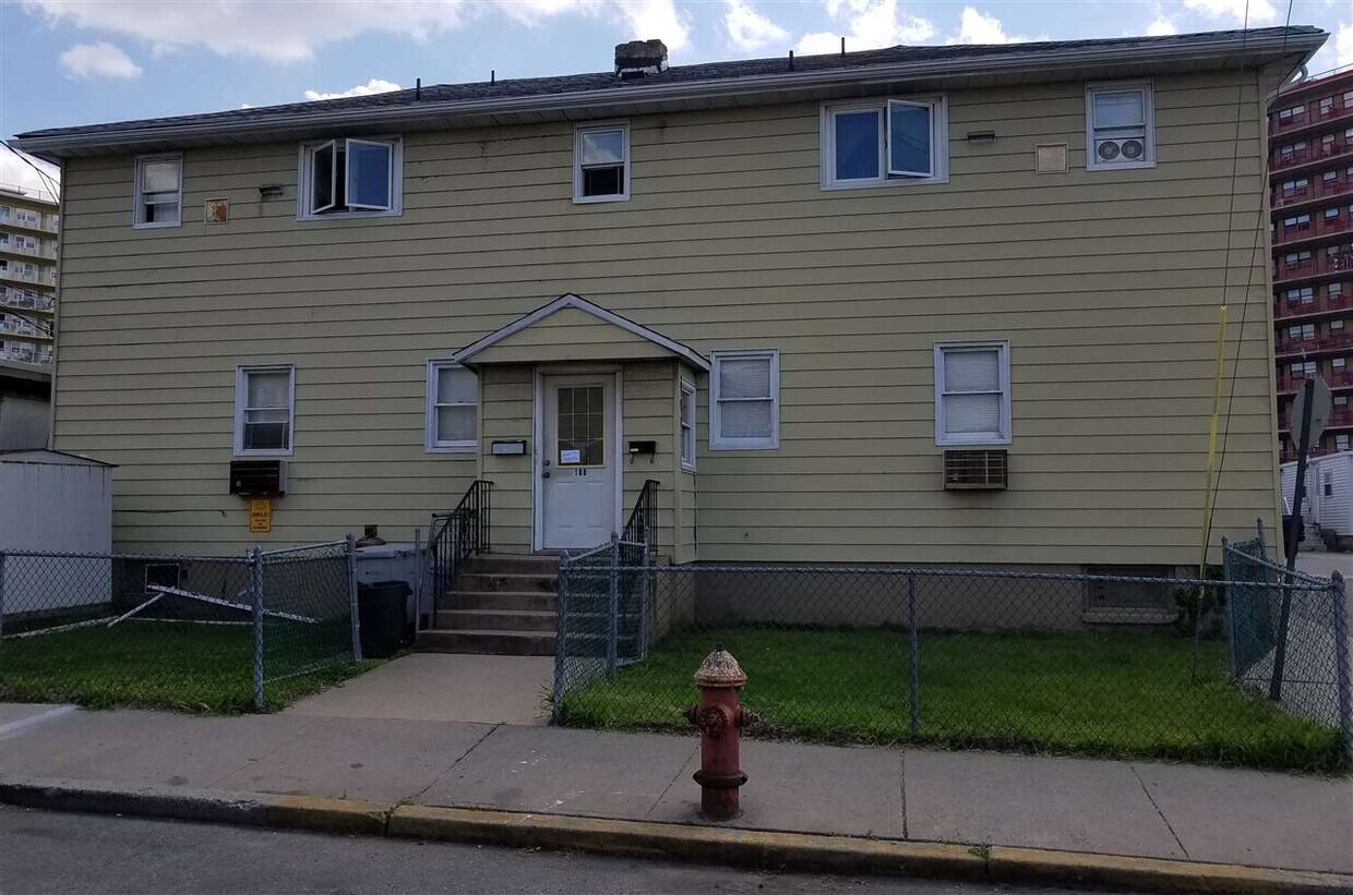 Foto principal - 190 W 24th St