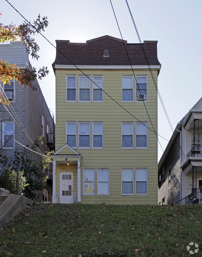 Primary Photo - 225 Duncan Ave