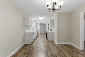 Building Photo - 445 Longmeadow Dr