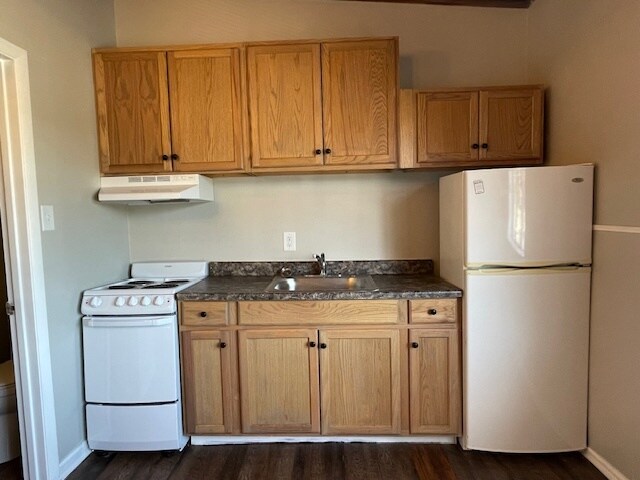 Kitchen close up - 400 S Ashland Ave