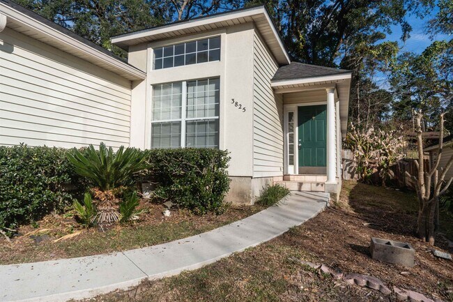 Foto del edificio - 3825 McFarlane Dr