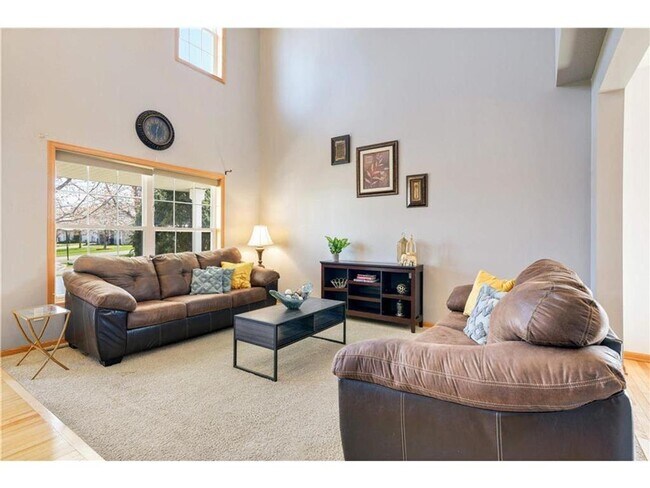 Building Photo - 16417 Endeavor Ct