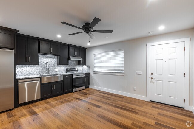 1 habitación, 1 baño, 450 pies cuadrados, sala de estar - Courthouse Apartments