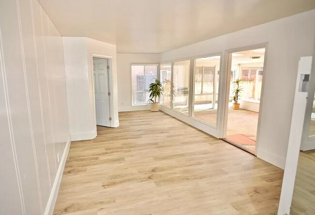 Foto del edificio - 5BD/2BA, Great Sunroom!