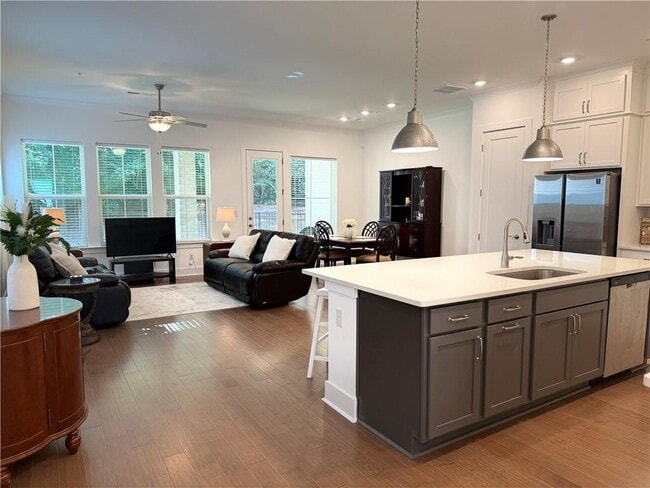 Building Photo - 1110 Harper Dr