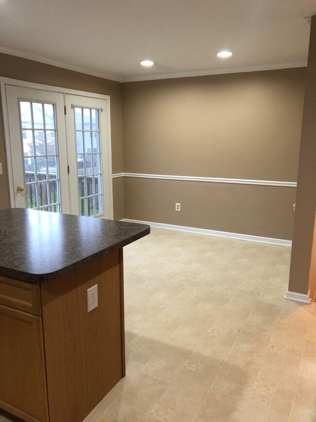 Building Photo - 103 Aero St