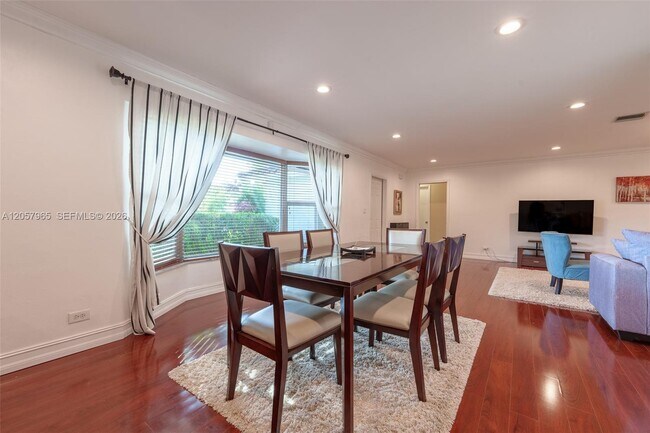 Foto del edificio - 740 Ridgewood Ln