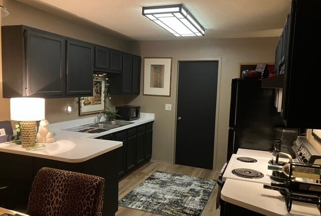 Photo - 6431 Deerhurst Dr Apartment