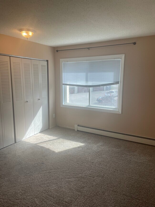 1923 Viking Dr NW Unit 33, Rochester, MN 55901 Condo for Rent in