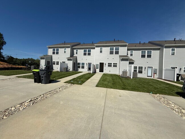 Foto del edificio - 3368 Hill Rd