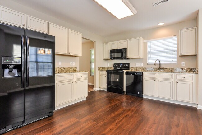 Building Photo - 3715 Horseshoe Farm St