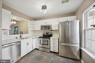 Building Photo - 253 Miley Rd